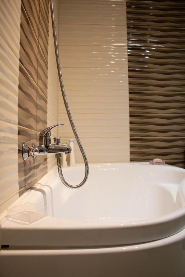 Apartament Capitala Militari Rosu Bagian luar foto