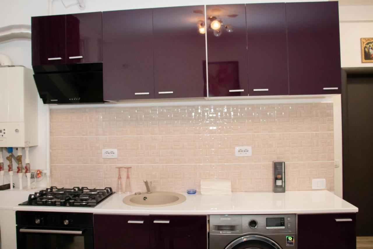 Apartament Capitala Militari Rosu Bagian luar foto