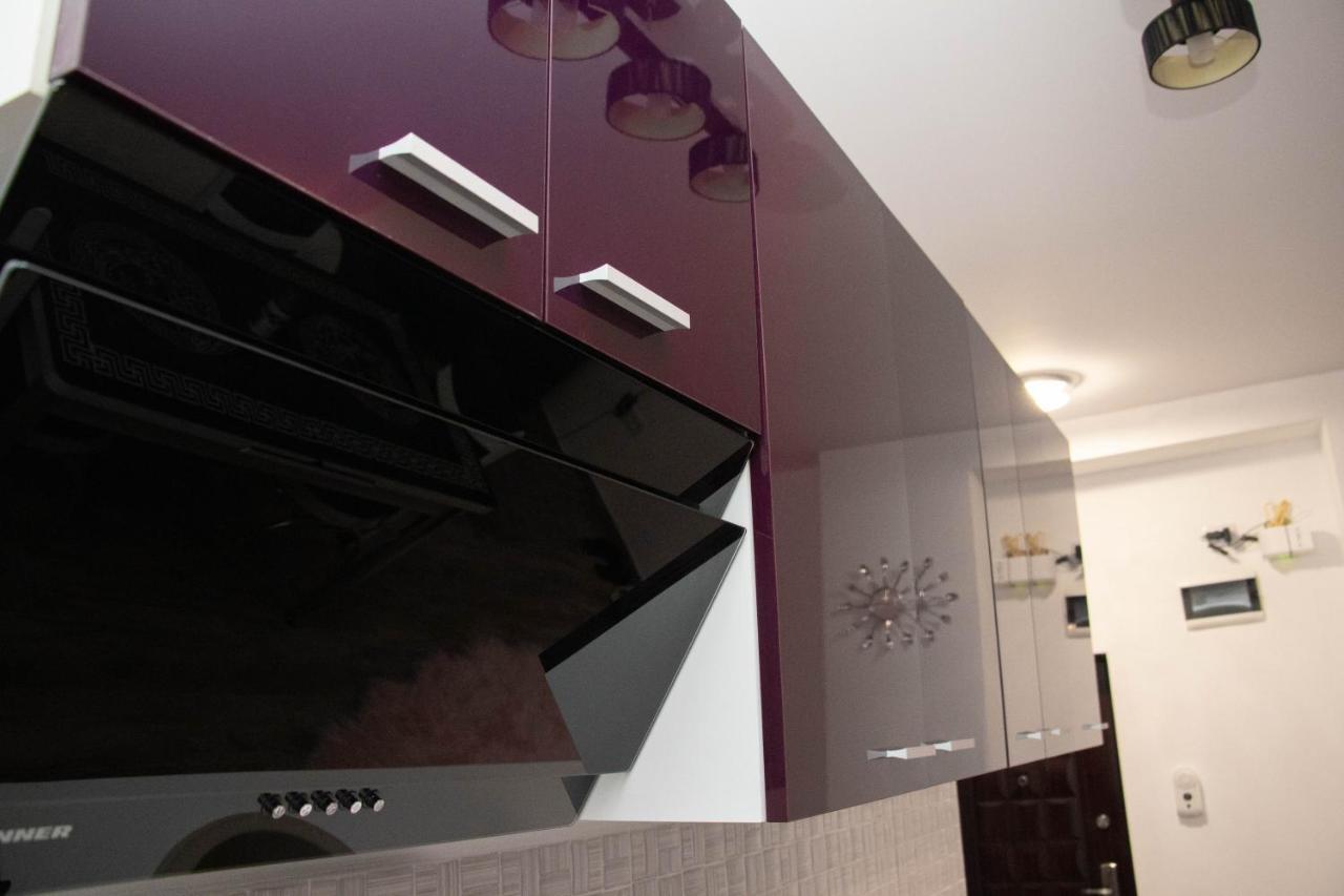 Apartament Capitala Militari Rosu Bagian luar foto