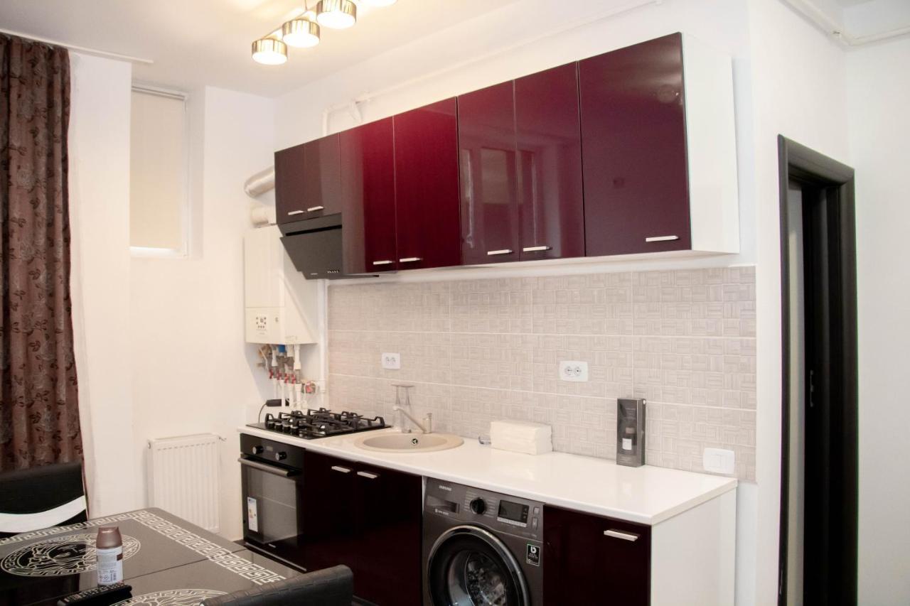 Apartament Capitala Militari Rosu Bagian luar foto